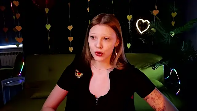 MiaWhisper online show from February 19, 2025, 4:12 am