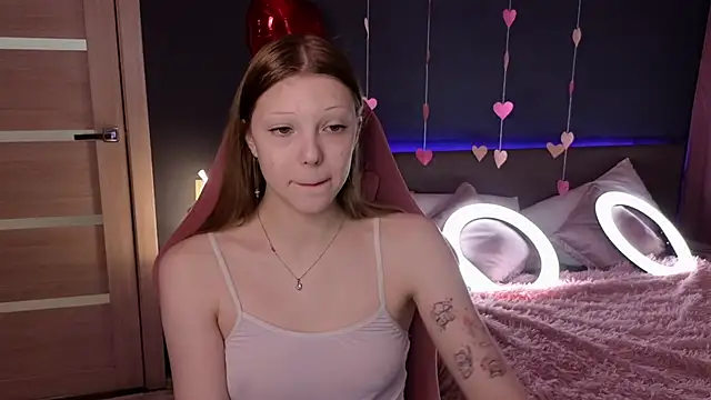 MiaWhisper online show from February 20, 2025, 1:14 am