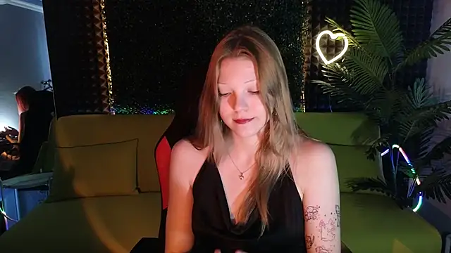 MiaWhisper online show from February 10, 2025, 4:19 am