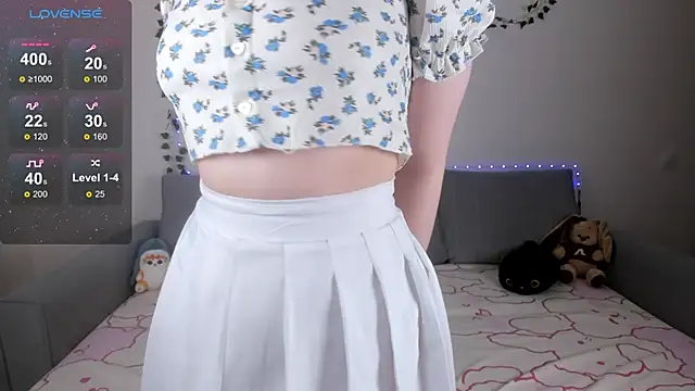 EmmyStar  online show from February 27, 2025, 4:54 pm