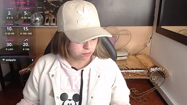 Kitten Cam online show from October 15, 2025, 10:07 pm