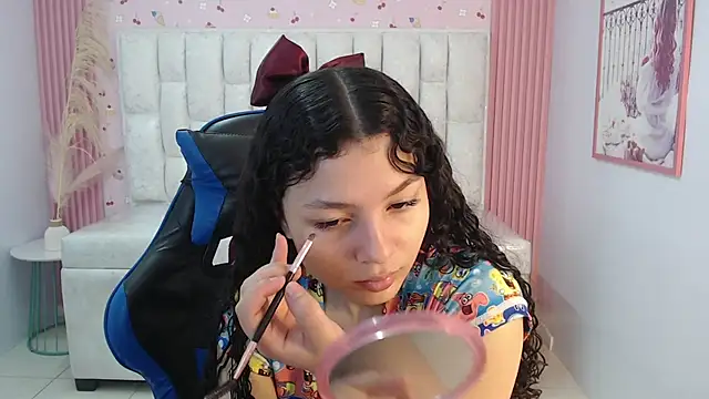 shalon diaz s online show from October 7, 2025, 1:23 pm