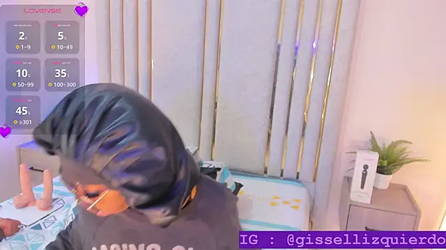 Liincostelloo online show from October 10, 2025, 7:47 pm