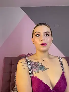 RayaCarr  online show from December 18, 2025, 12:42 pm