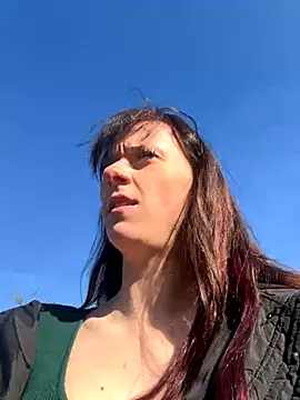 Ciara2004 online show from November 7, 2025, 10:42 am