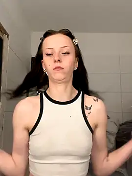 Ciara2004 online show from November 19, 2025, 11:10 am