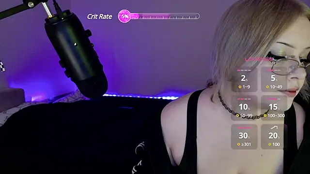 Snapshot of Electro_doll chatting on March 12, 2025, 6:53 pm Electro doll online show from March 12, 2025, 6:53 pm
