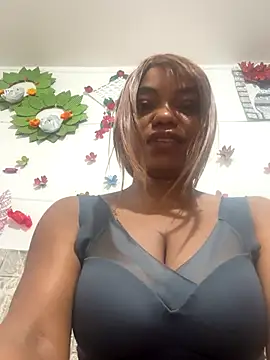 SaraYedid17 online show from October 19, 2025, 3:37 pm