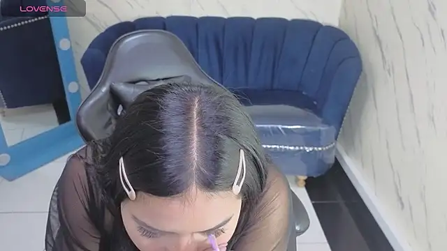 Snapshot of Paulette_v chatting on November 24, 2025, 1:11 pm Paulette v online show from November 24, 2025, 1:11 pm