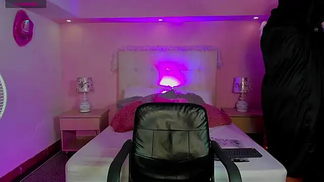 ScarlettDreamss7 online show from March 21, 2025, 7:46 pm