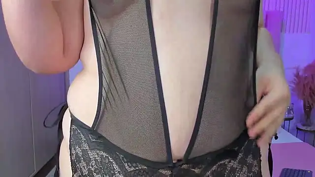 ScarlettDreamss7 online show from May 11, 2026, 4:59 pm
