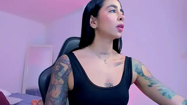 Snapshot of sophierooy22 chatting on April 22, 2026, 8:04 pm sophierooy22 online show from April 22, 2026, 8:04 pm