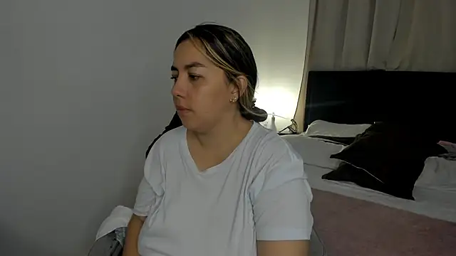 brithany olson25 online show from February 15, 2026, 5:23 pm