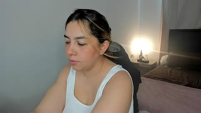 brithany olson25 online show from April 15, 2026, 6:45 pm