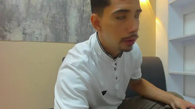 Snapshot of RYAN_PATERSON chatting on October 31, 2025, 12:46 pm RYAN PATERSON online show from October 31, 2025, 12:46 pm