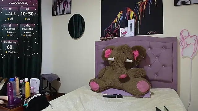 Emmie Hot online show from November 25, 2025, 12:16 pm