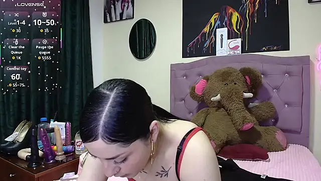 Emmie Hot online show from April 1, 2026, 11:44 am