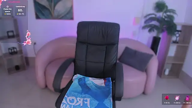 Ayha khalaf online show from February 22, 2026, 2:03 am