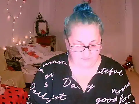 Marryllunax online show from December 21, 2025, 6:53 pm