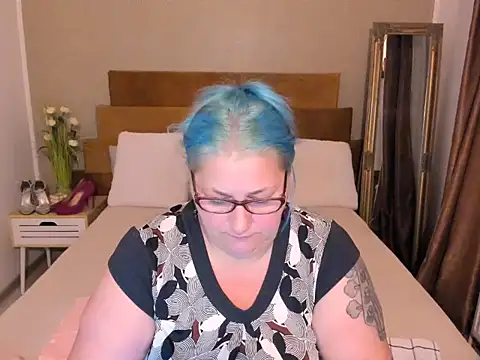 Snapshot of Marryllunax chatting on July 16, 2026, 8:17 pm Marryllunax online show from July 16, 2026, 8:17 pm