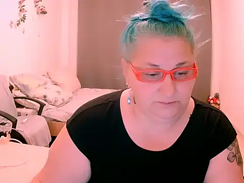 Snapshot of Marryllunax chatting on July 8, 2026, 8:20 pm Marryllunax online show from July 8, 2026, 8:20 pm