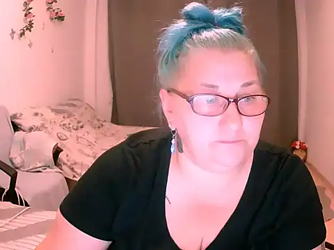 Snapshot of Marryllunax chatting on July 10, 2026, 7:58 pm Marryllunax online show from July 10, 2026, 7:58 pm