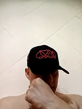 LuisMex1998 online show from April 14, 2026, 7:13 am