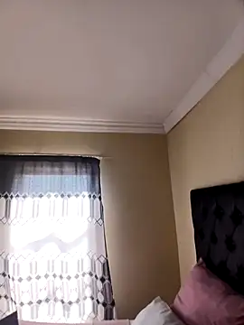 Snapshot of Amandabrown60 chatting on May 5, 2026, 9:12 am Amandabrown60 online show from May 5, 2026, 9:12 am