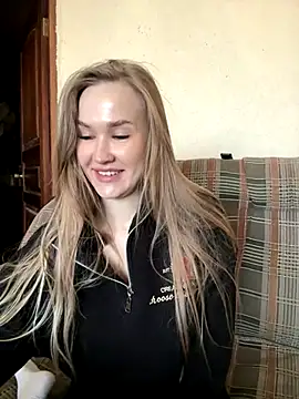 Snapshot of DianaShermy chatting on October 1, 2025, 9:36 am DianaShermy online show from October 1, 2025, 9:36 am