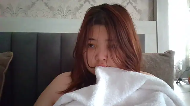 elysiann3 online show from February 25, 2025, 7:42 am