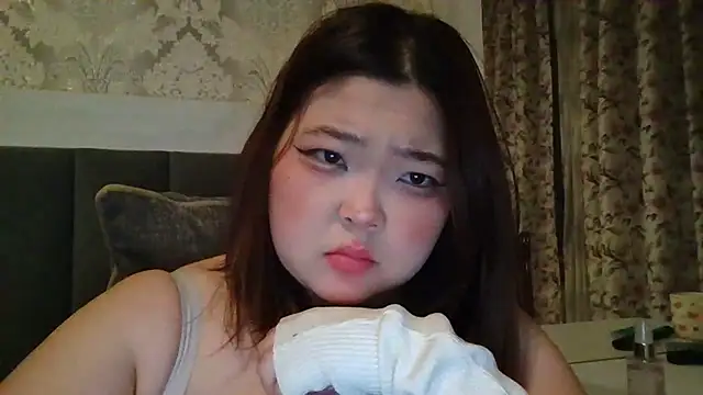 elysiann3 online show from February 24, 2025, 6:15 pm