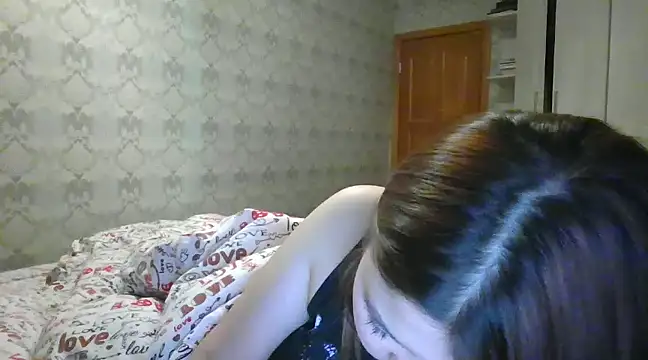 elysiann3 online show from February 5, 2025, 5:31 pm