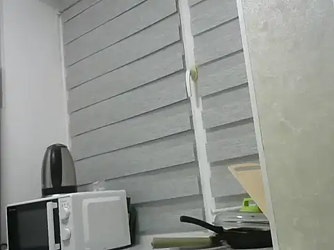 elysiann3 online show from February 5, 2025, 2:26 pm