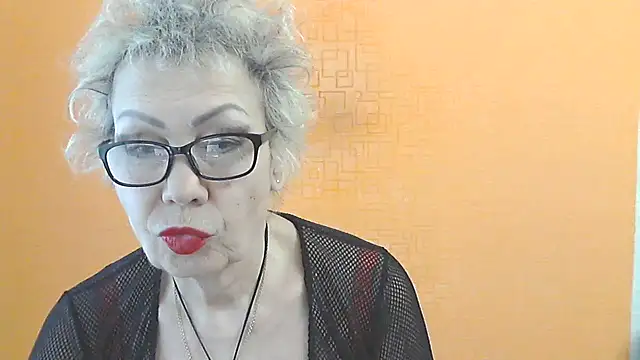 NessyJenixs online show from February 19, 2026, 8:33 am