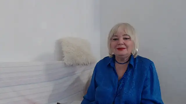 KisaMolis online show from February 8, 2025, 9:35 am