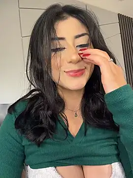 Snapshot of fiorella_paris chatting on February 3, 2026, 4:21 am fiorella paris online show from February 3, 2026, 4:21 am