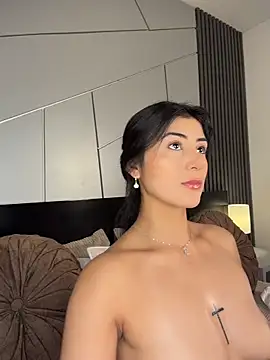 Snapshot of fiorella_paris chatting on February 28, 2026, 9:03 pm fiorella paris online show from February 28, 2026, 9:03 pm