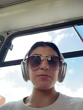 Snapshot of fiorella_paris chatting on February 25, 2026, 7:36 pm fiorella paris online show from February 25, 2026, 7:36 pm