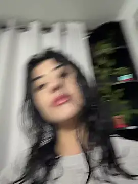 fiorella paris online show from November 23, 2025, 4:11 am