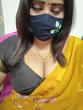Queenflowerr online show from June 4, 2026, 9:47 am