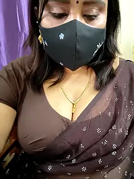 Queenflowerr online show from March 9, 2026, 3:15 pm