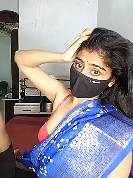 Love-N online show from November 13, 2025, 5:28 pm