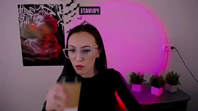 Snapshot of Nikonara_Love chatting on February 28, 2025, 12:42 pm Nikonara Love online show from February 28, 2025, 12:42 pm