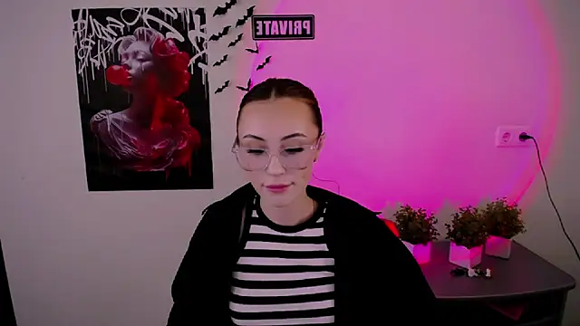 Snapshot of Nikonara_Love chatting on March 12, 2025, 2:34 pm Nikonara Love online show from March 12, 2025, 2:34 pm