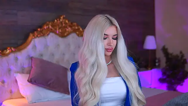 Juicy Jessye online show from November 25, 2025, 9:04 pm