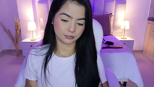 Layla Breezee online show from April 15, 2026, 11:59 am