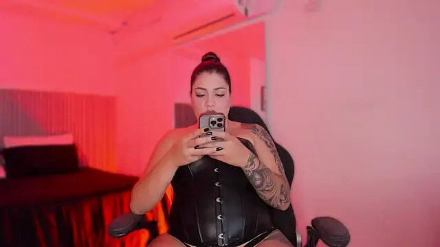 bonnieAn online show from October 28, 2025, 11:31 am