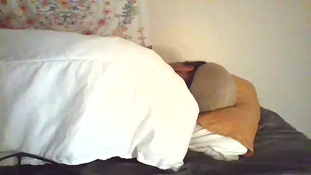 angeliquebelcali online show from October 20, 2025, 5:20 am