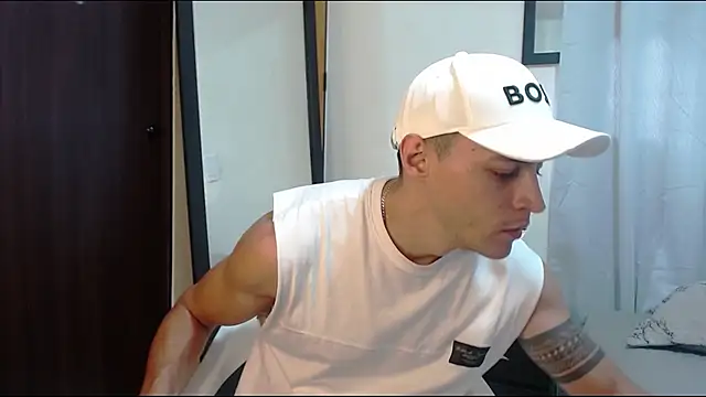 Snapshot of Frank_Millers chatting on February 26, 2026, 8:20 pm Frank Millers online show from February 26, 2026, 8:20 pm