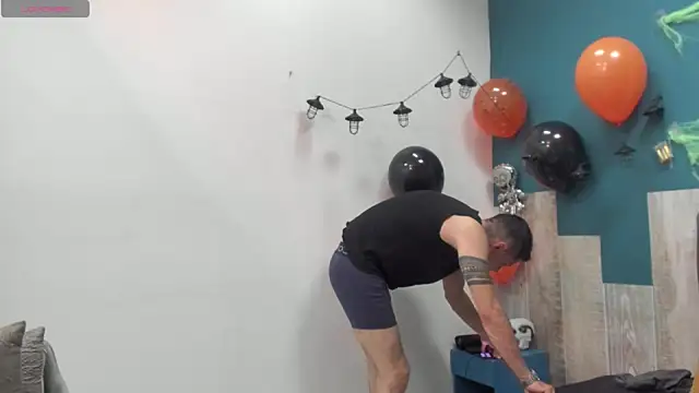 Frank Millers online show from October 22, 2025, 7:46 pm